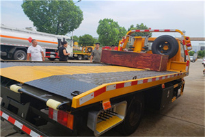 惠济附近拖车电话号码服务